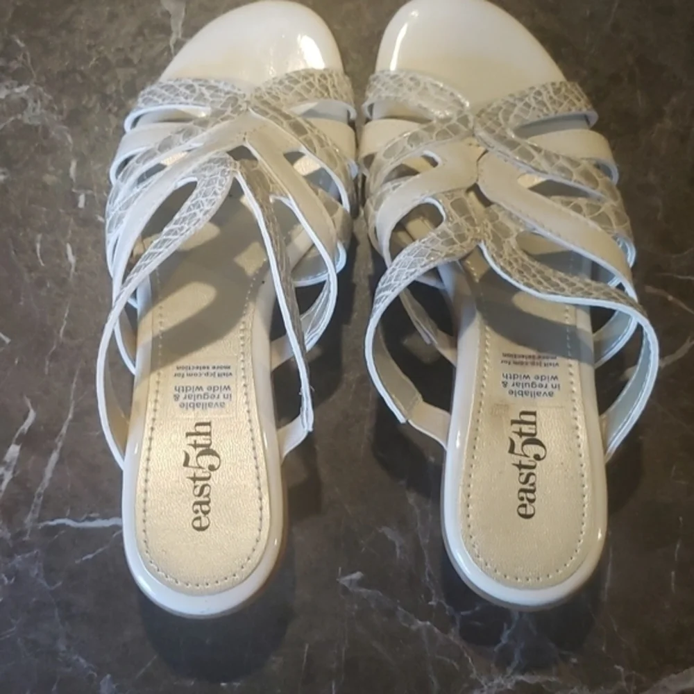 East 5th women's cream pearlescent sandals size‎ 5M